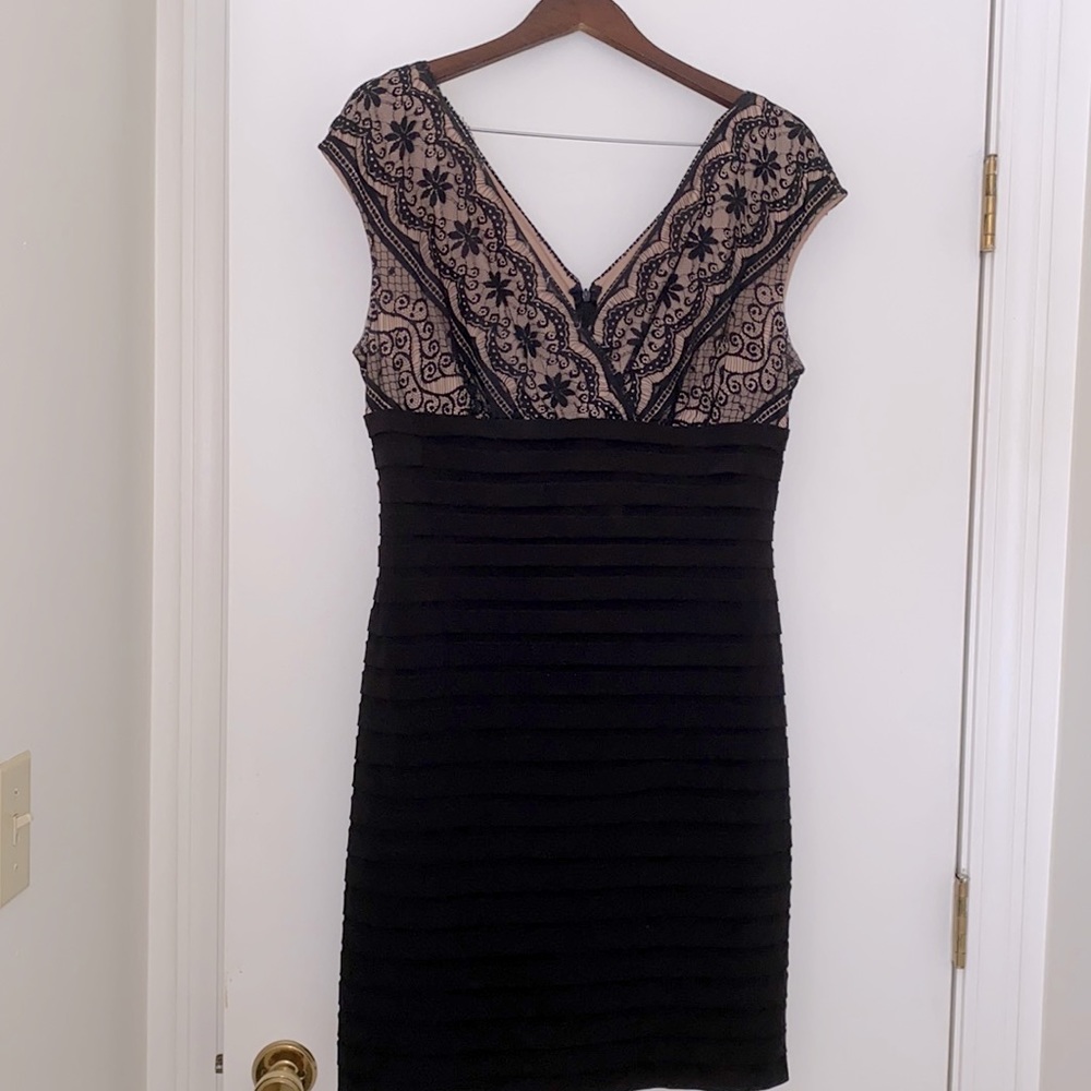 ⭐️Adrianna Papell black and nude cocktail dress